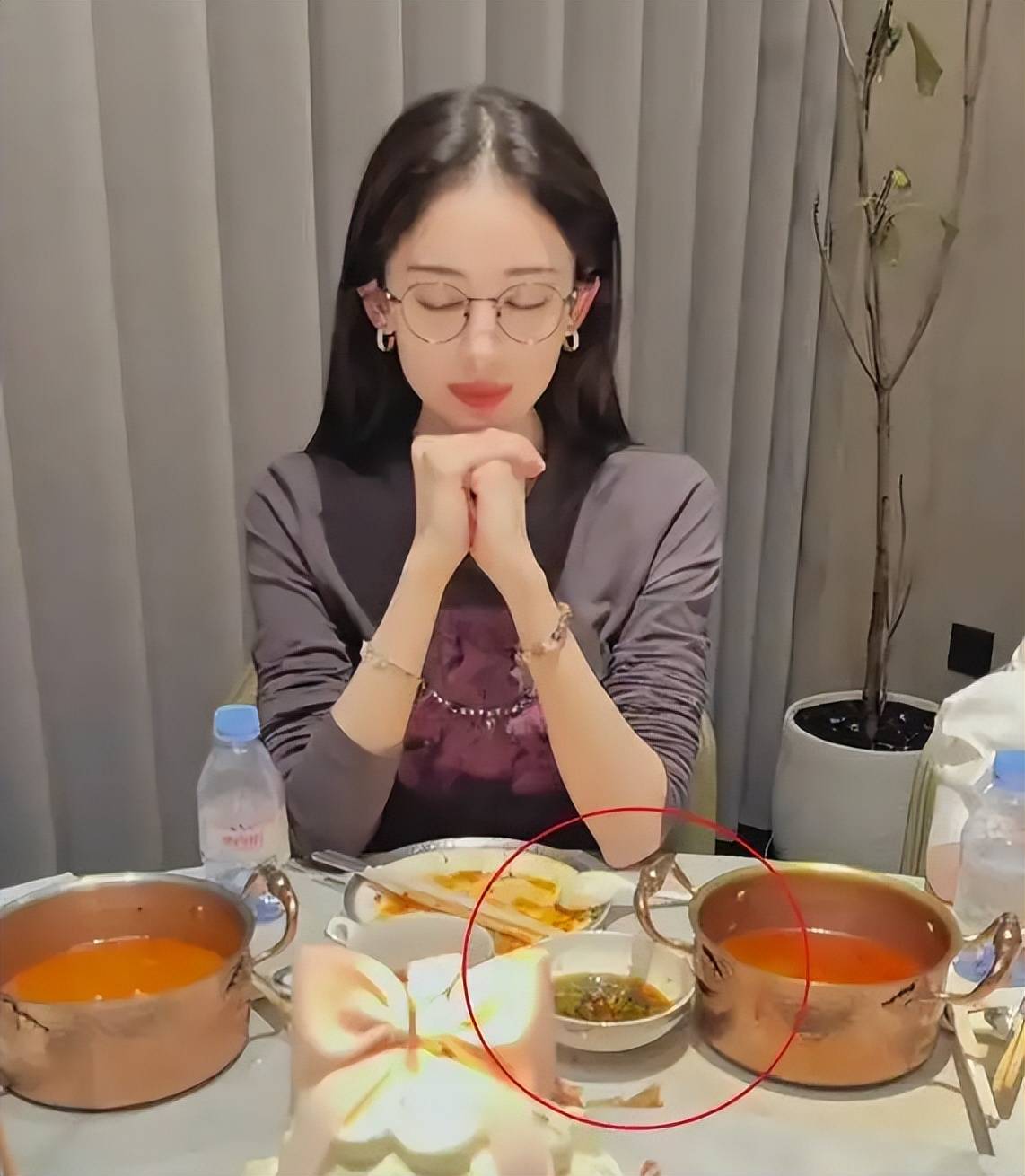 流出为减肥只吃菜不吃肉估计80斤不到PG麻将胡了古力娜扎火锅店过生日画面(图3)