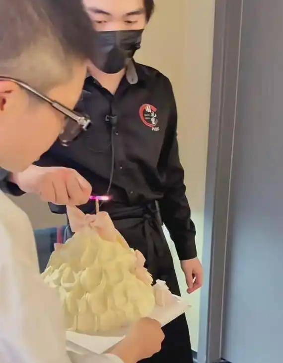 流出为减肥只吃菜不吃肉估计80斤不到PG麻将胡了古力娜扎火锅店过生日画面(图4)