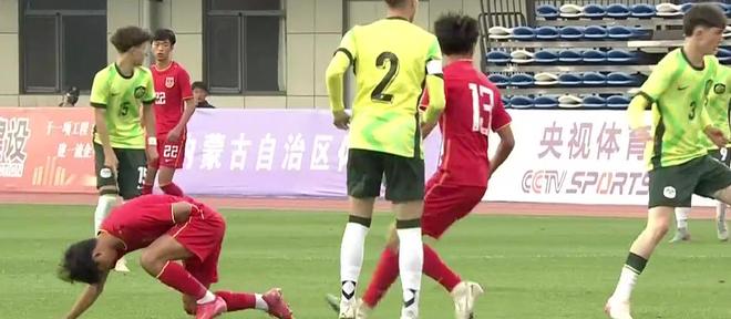 闪电丢球后防线分钟后迅速扳平麻将胡了21-1！中国U16(图2)